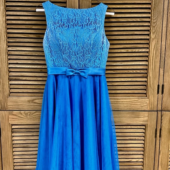 Formal 8-grade Graduation A-Line Lace Chiffon Knee-Length Dress Royal Blue - Picture 3 of 9